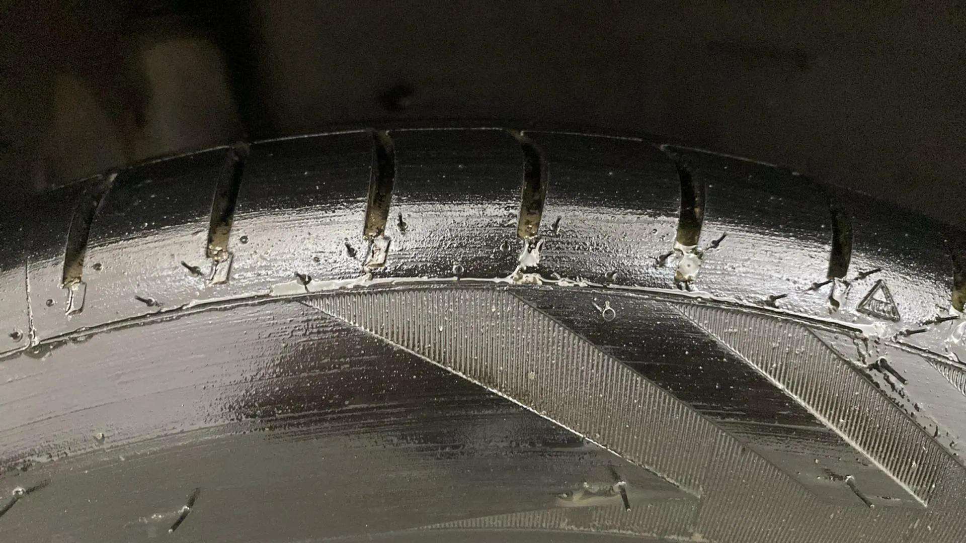 RHS-Rear-Tyre-Tread-19