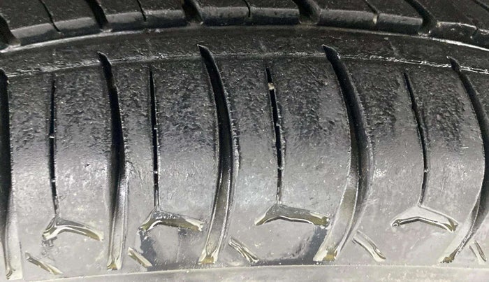 2017 Maruti Alto K10 VXI (O) AMT, Petrol, Automatic, 69,088 km, Right Rear Tyre Tread