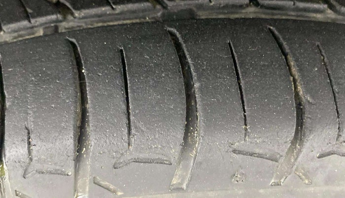 2017 Maruti Alto K10 VXI (O) AMT, Petrol, Automatic, 69,088 km, Right Front Tyre Tread