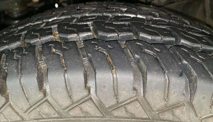 2022 Mahindra BOLERO NEO N 10 (O), Diesel, Manual, 80,253 km, Left Front Tyre Tread
