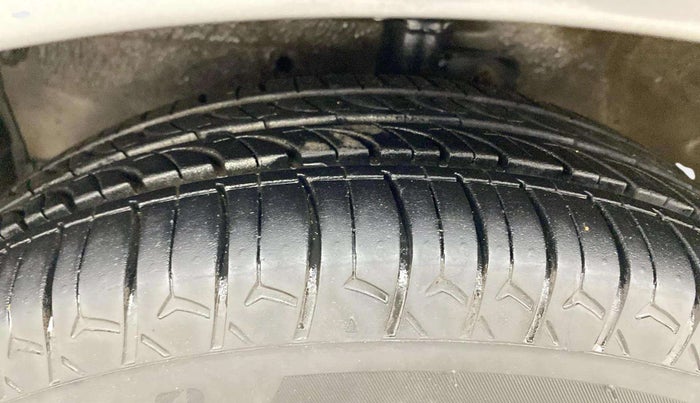 2017 Maruti Celerio VXI AMT, Petrol, Automatic, 77,614 km, Left Front Tyre Tread