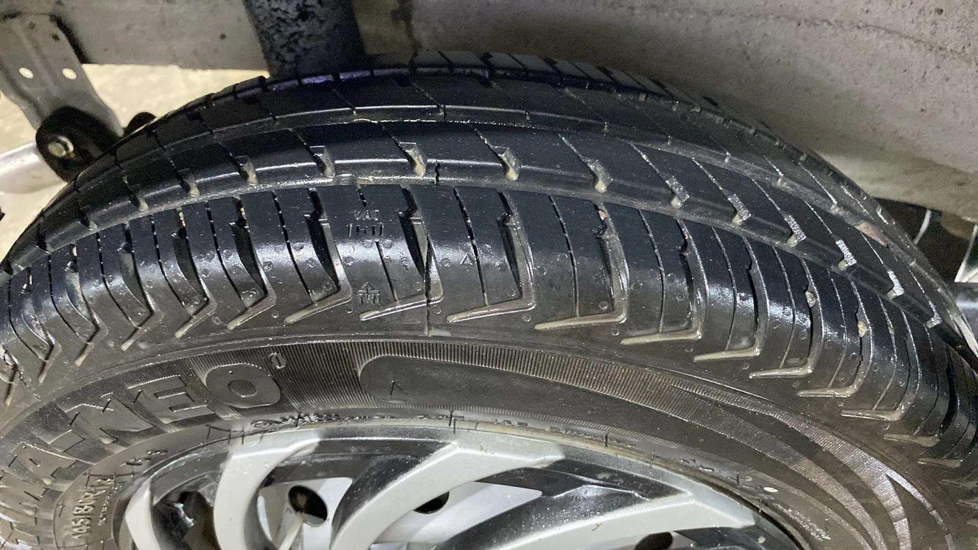2024 Maruti Alto K10 STD, Petrol, Manual, 3,421 km, Left Front Tyre Tread
