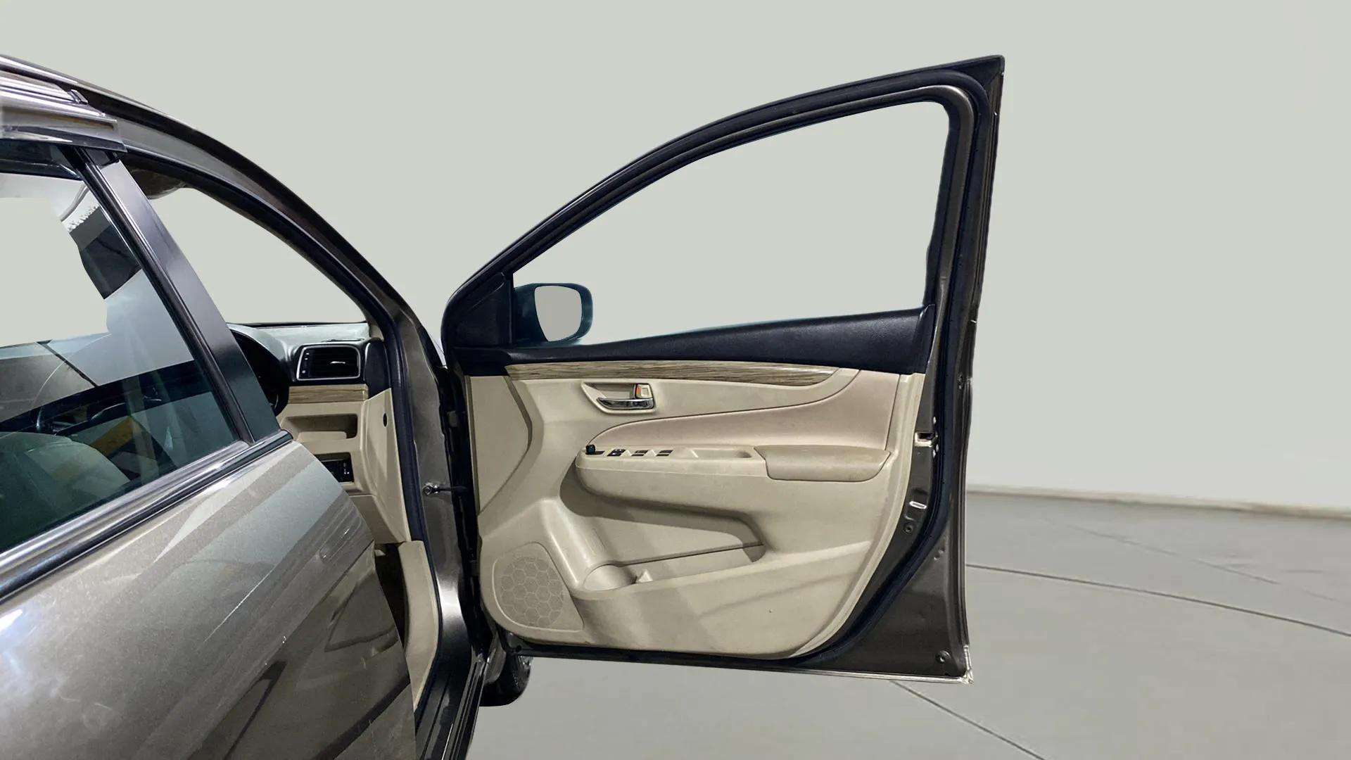 RHS-Front-Door-Open-32