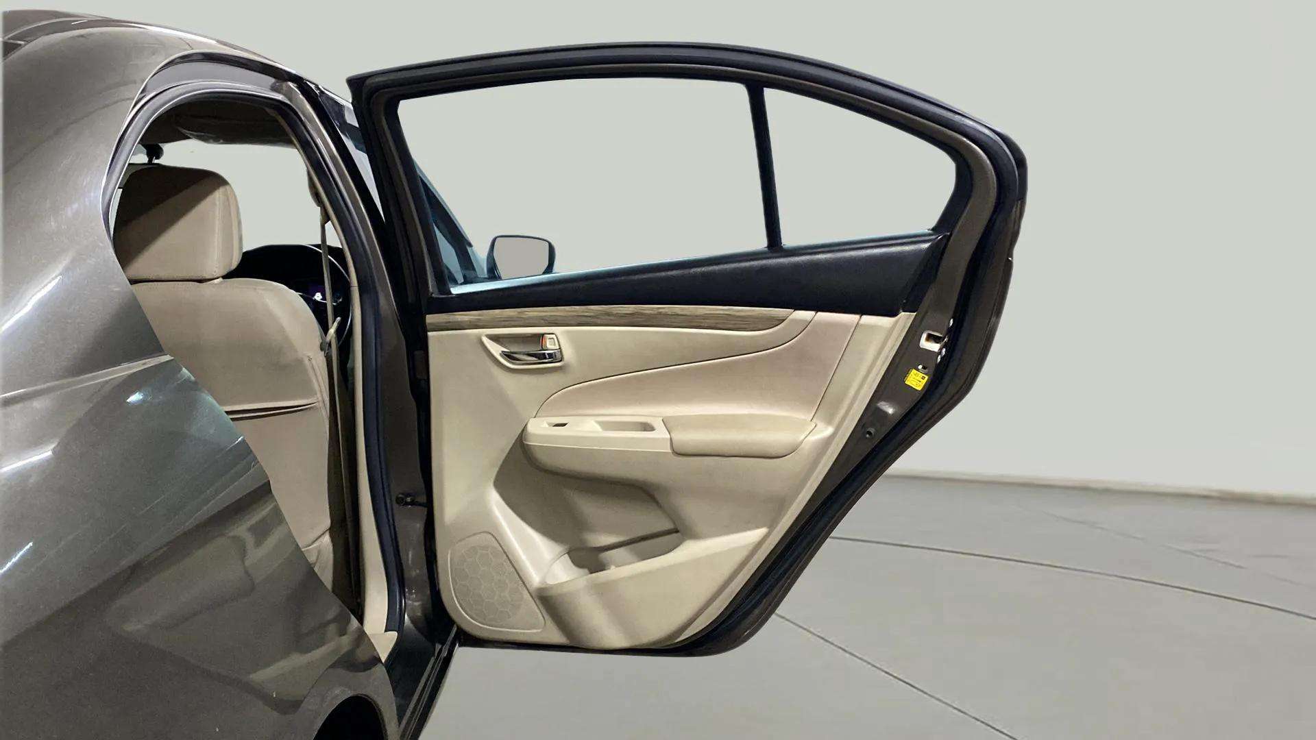 RHS-Rear-Door-Open-33