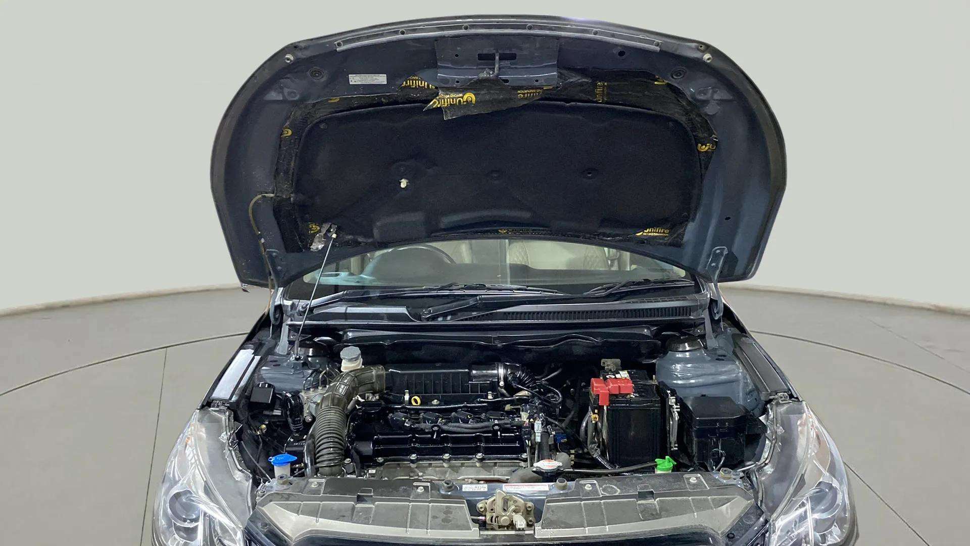Engine-Full-View-With-Bonnet-Open-13