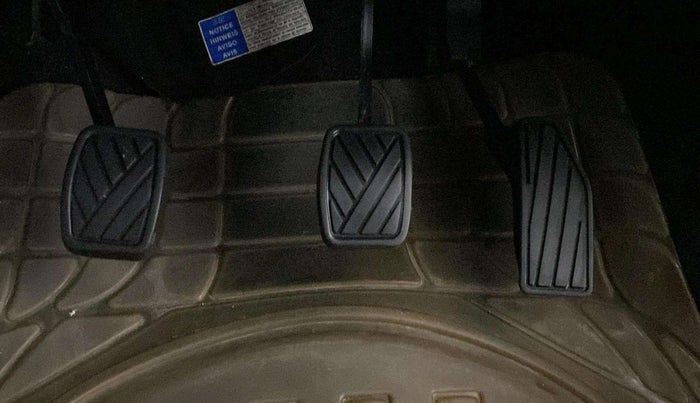 2017 Maruti Baleno DELTA PETROL 1.2, Petrol, Manual, 63,509 km, Pedals
