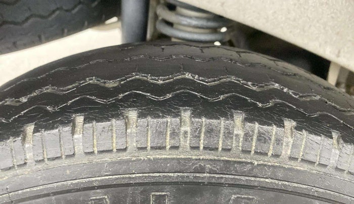 2021 Maruti Eeco TOUR V 7 STR, Petrol, Manual, 40,717 km, Right Rear Tyre Tread