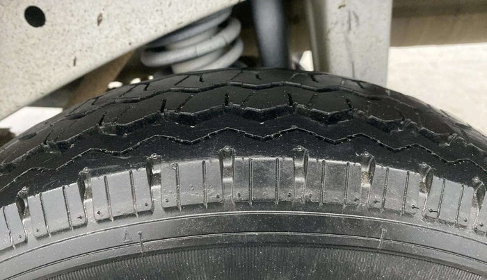 2021 Maruti Eeco TOUR V 7 STR, Petrol, Manual, 40,717 km, Left Rear Tyre Tread