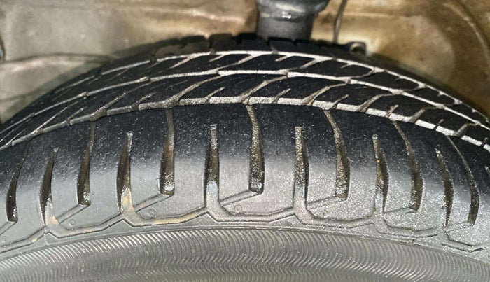 2013 Maruti Wagon R 1.0 VXI, Petrol, Manual, 40,040 km, Left Front Tyre Tread