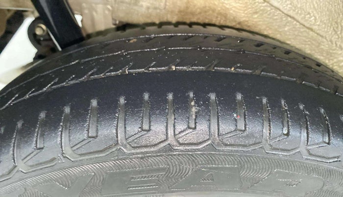 2013 Maruti Wagon R 1.0 VXI, Petrol, Manual, 40,040 km, Right Rear Tyre Tread
