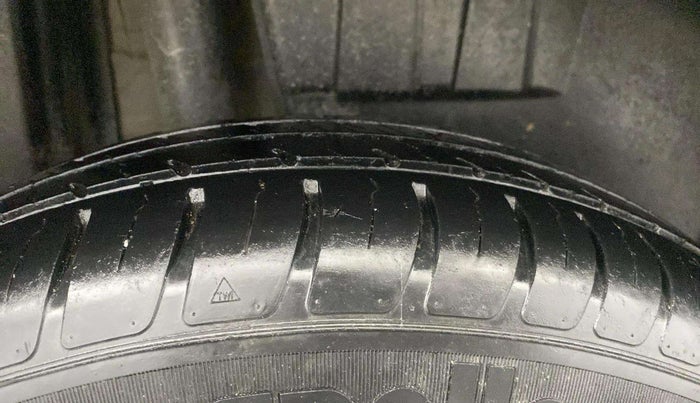 2019 Maruti Dzire VXI AMT, Petrol, Automatic, 51,662 km, Right Rear Tyre Tread
