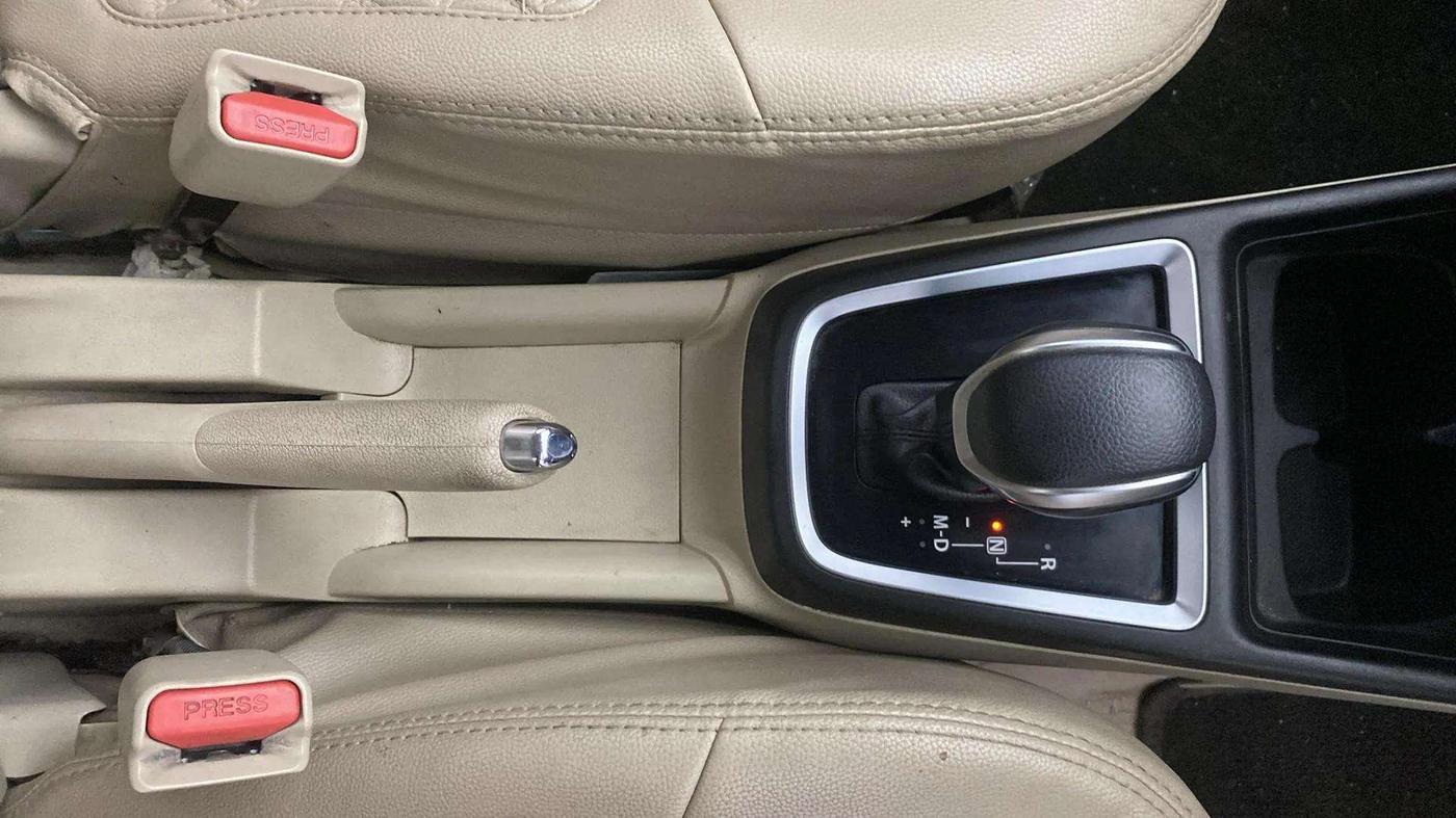 2019 Maruti Dzire VXI AMT, Petrol, Automatic, 51,662 km, Gear Lever