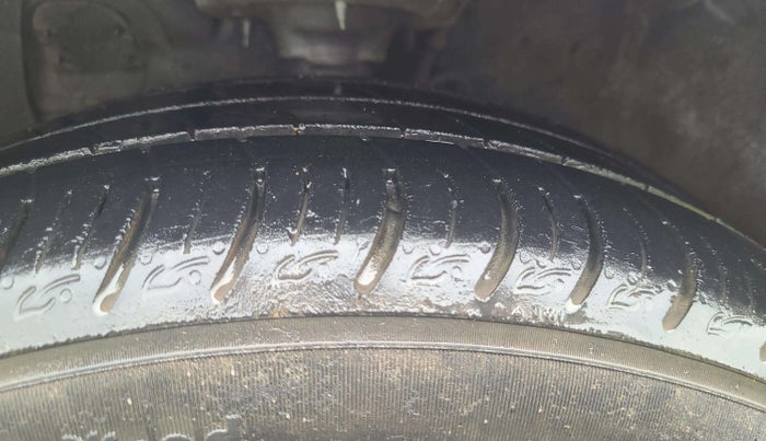 2016 Hyundai Elite i20 ASTA 1.2 (O), Petrol, Manual, 48,213 km, Left Front Tyre Tread