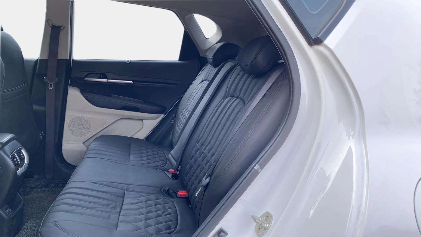 2022 KIA SONET HTX 1.0 IMT, Petrol, Manual, 25,851 km, Right Side Rear Door Cabin