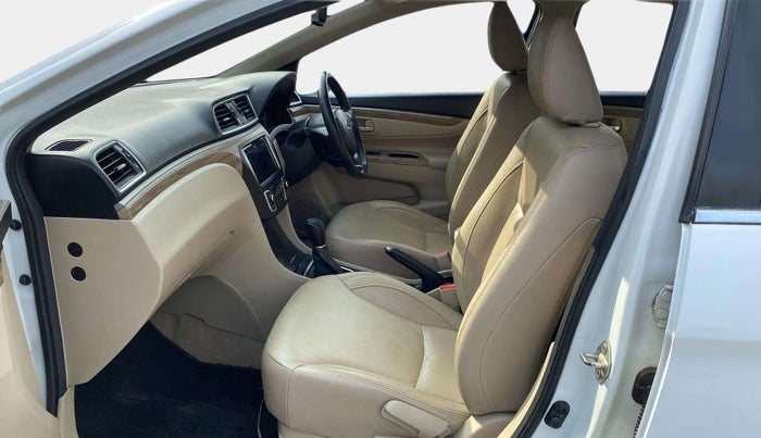 2020 Maruti Ciaz ALPHA  AT 1.5 SHVS PETROL, Petrol, Automatic, 1,12,265 km, Right Side Front Door Cabin