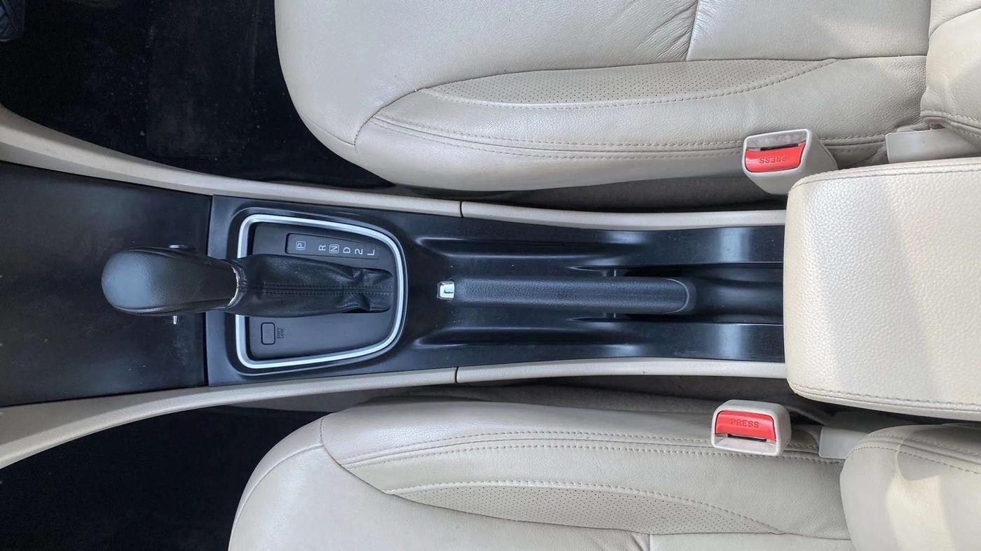 2020 Maruti Ciaz ALPHA  AT 1.5 SHVS PETROL, Petrol, Automatic, 1,12,265 km, Gear Lever