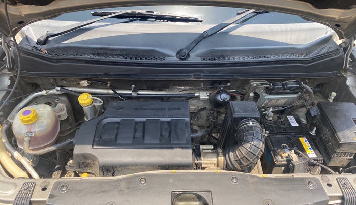 2017 Mahindra Kuv100 K4 6 STR, Petrol, Manual, 54,647 km, Open Bonet