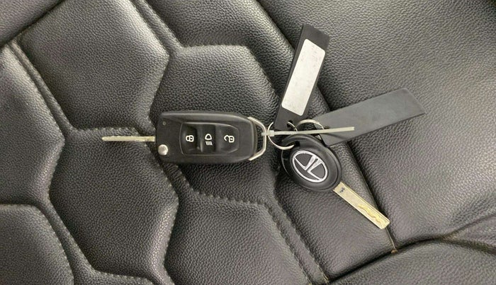 2021 Tata Tiago XT (O) PETROL, Petrol, Manual, 65,283 km, Key Close Up