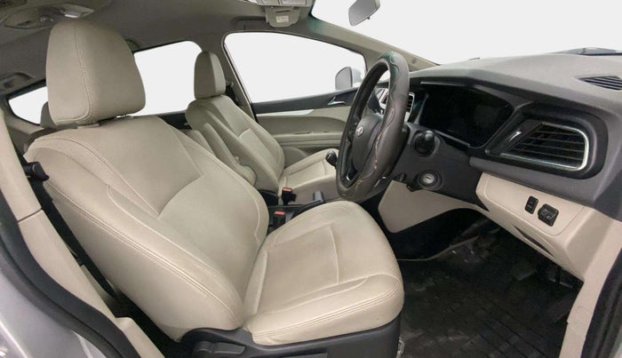 2019 Mahindra MARAZZO M8 7 STR, Diesel, Manual, 59,066 km, Right Side Front Door Cabin