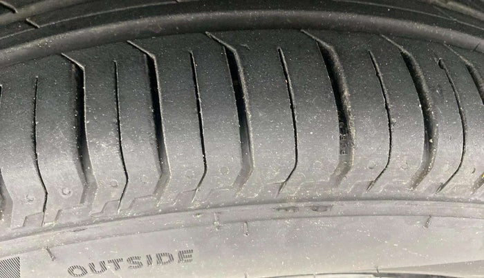 2019 Mahindra MARAZZO M8 7 STR, Diesel, Manual, 59,066 km, Left Front Tyre Tread
