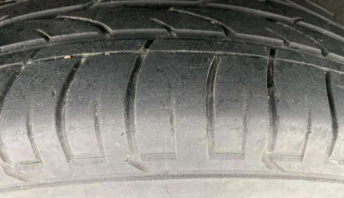 2019 Mahindra MARAZZO M8 7 STR, Diesel, Manual, 59,066 km, Right Rear Tyre Tread