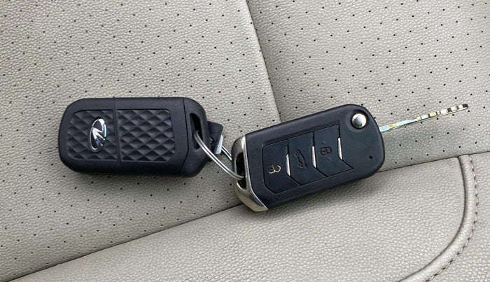 2019 Mahindra MARAZZO M8 7 STR, Diesel, Manual, 59,066 km, Key Close Up