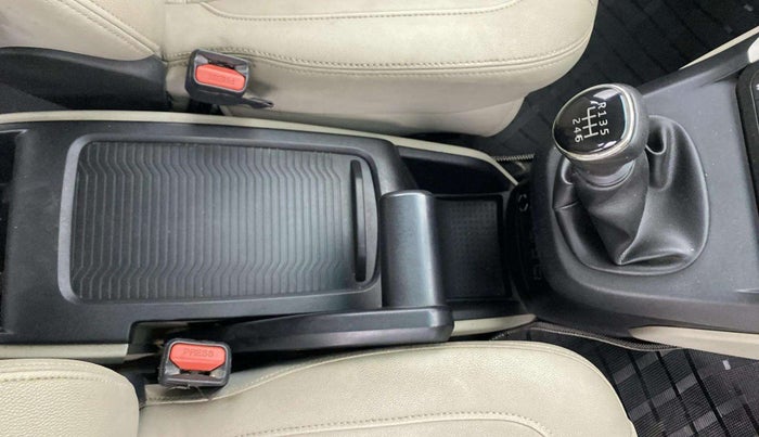 2019 Mahindra MARAZZO M8 7 STR, Diesel, Manual, 59,066 km, Gear Lever