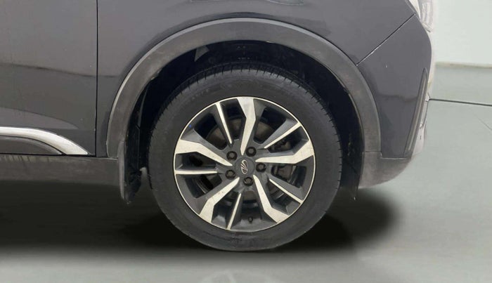 2019 Mahindra XUV300 W8 (O) 1.5 DIESEL, Diesel, Manual, 92,508 km, Right Front Wheel