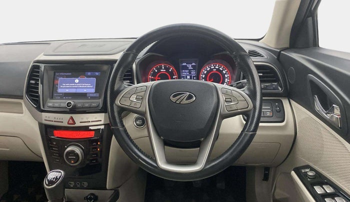 2019 Mahindra XUV300 W8 (O) 1.5 DIESEL, Diesel, Manual, 92,508 km, Steering Wheel Close Up