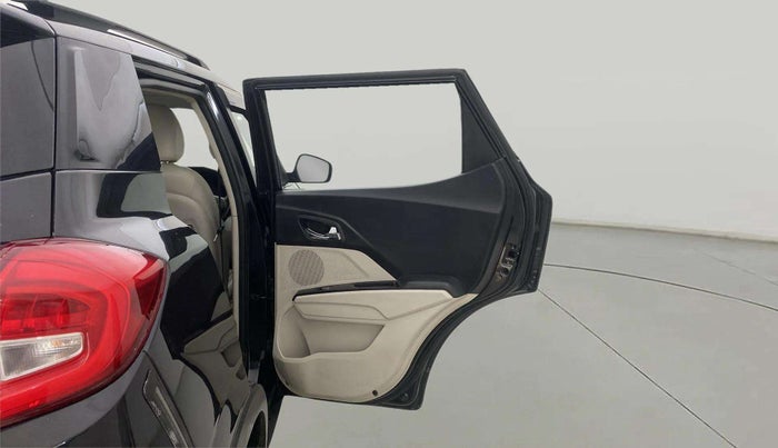 2019 Mahindra XUV300 W8 (O) 1.5 DIESEL, Diesel, Manual, 92,508 km, RHS Rear Door
