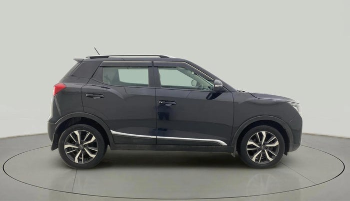 2019 Mahindra XUV300 W8 (O) 1.5 DIESEL, Diesel, Manual, 92,508 km, Right Side View