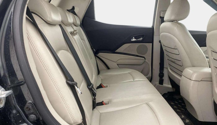 2019 Mahindra XUV300 W8 (O) 1.5 DIESEL, Diesel, Manual, 92,508 km, Right Side Rear Door Cabin
