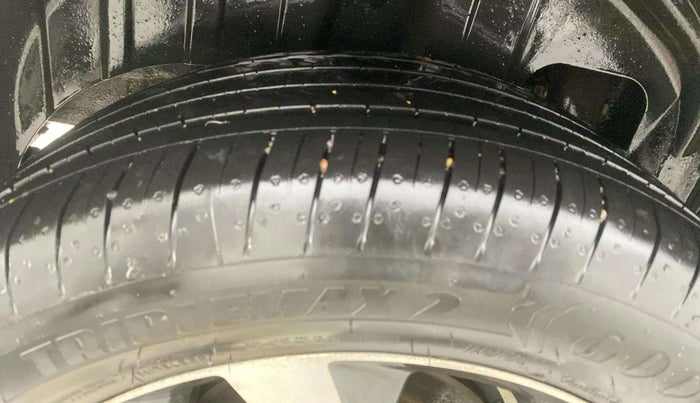 2019 Mahindra XUV300 W8 (O) 1.5 DIESEL, Diesel, Manual, 92,508 km, Right Rear Tyre Tread