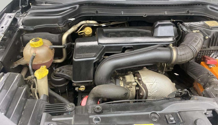 2019 Mahindra XUV300 W8 (O) 1.5 DIESEL, Diesel, Manual, 92,508 km, Engine View - Right