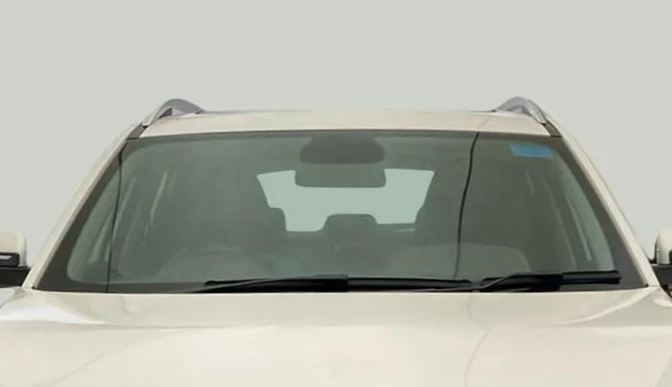 2022 MG ASTOR SHARP 1.5 MT, Petrol, Manual, 36,699 km, Front Windshield