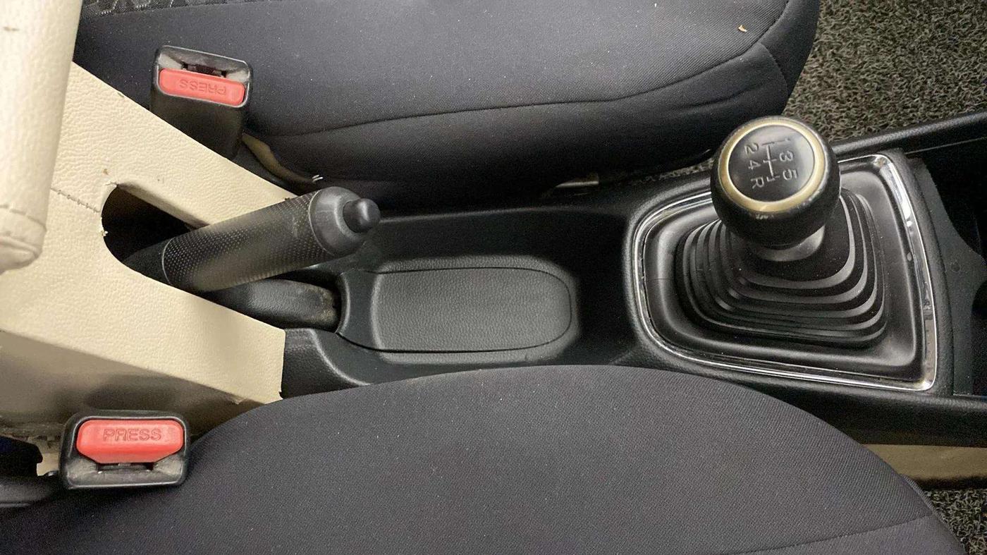 2020 Honda Amaze 1.2L I-VTEC S, CNG, Manual, 98,754 km, Gear Lever
