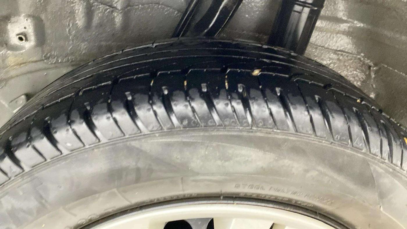 2020 Honda Amaze 1.2L I-VTEC S, CNG, Manual, 98,754 km, Left Rear Tyre Tread