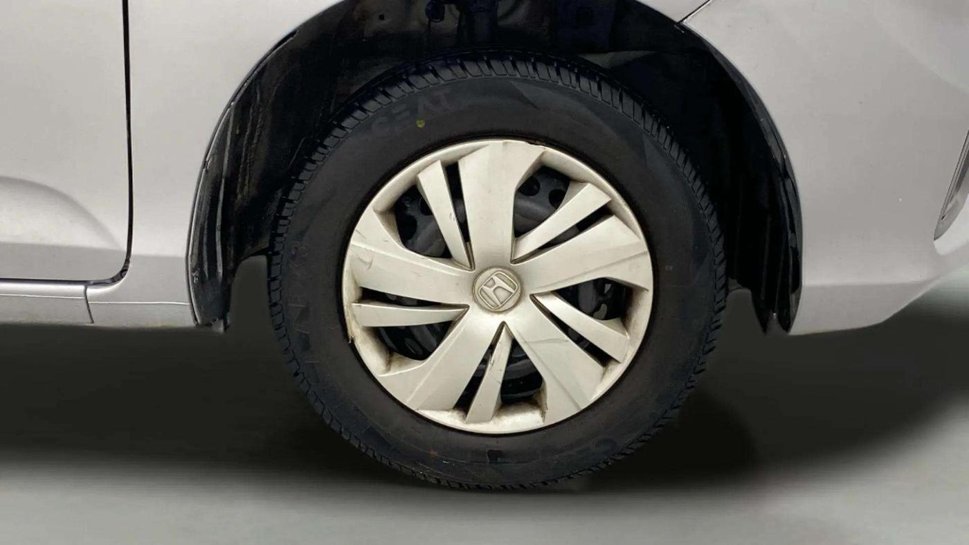 2020 Honda Amaze 1.2L I-VTEC S, CNG, Manual, 98,754 km, Right Front Wheel