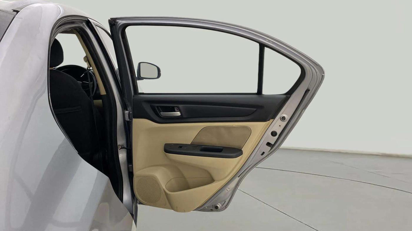2020 Honda Amaze 1.2L I-VTEC S, CNG, Manual, 98,754 km, RHS Rear Door
