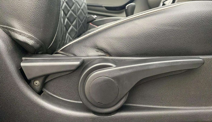 2019 Tata Tiago XZ PLUS PETROL, Petrol, Manual, 35,966 km, Driver Side Adjustment Panel