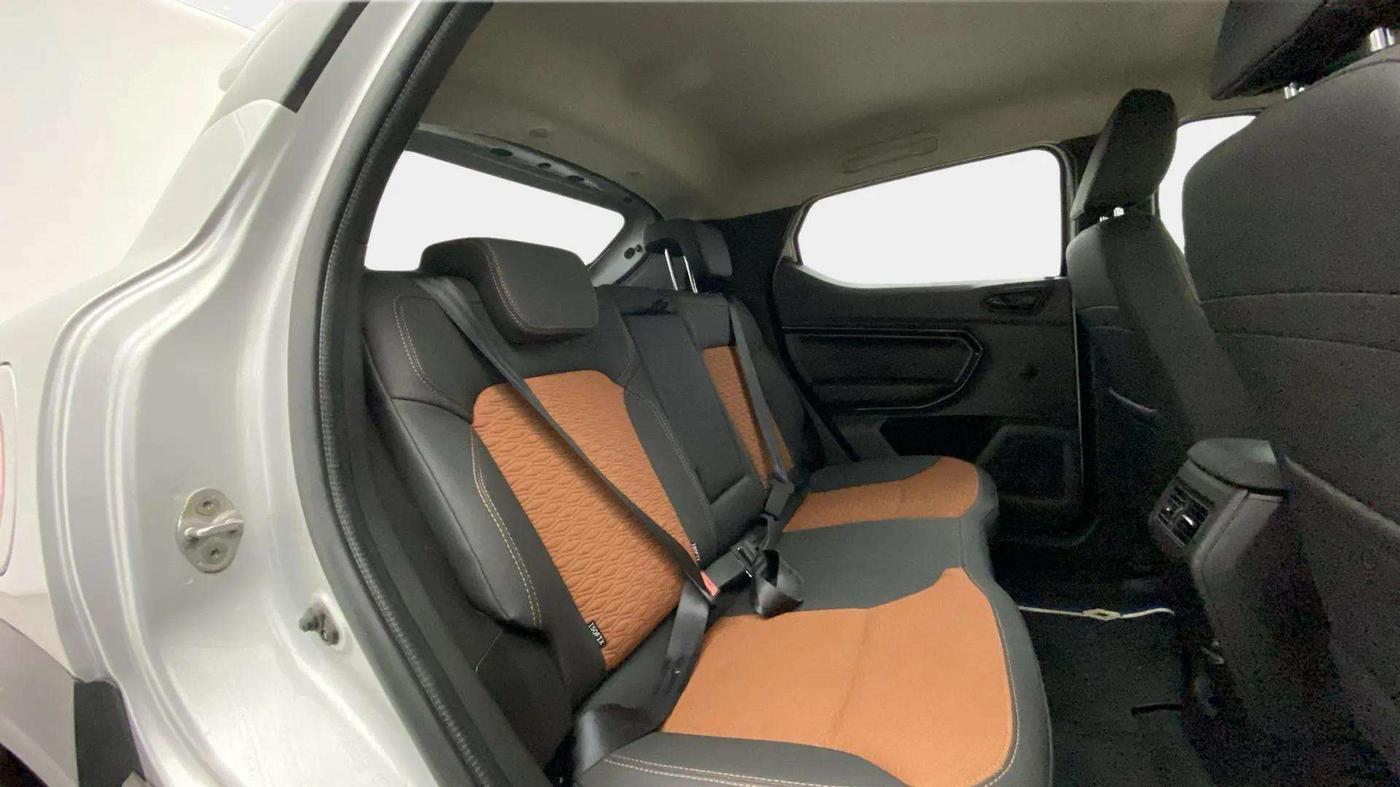 2024 Renault Kiger RXT (O) MT, Petrol, Manual, 7,303 km, Right Side Rear Door Cabin