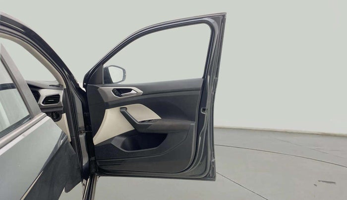 2022 Volkswagen TAIGUN HIGHLINE 1.0 TSI MT, Petrol, Manual, 7,639 km, RHS Front Door