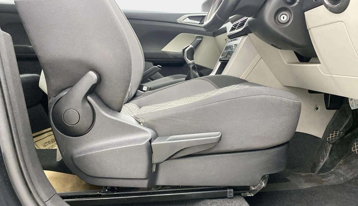 2022 Volkswagen TAIGUN HIGHLINE 1.0 TSI MT, Petrol, Manual, 7,639 km, Driver Side Adjustment Panel