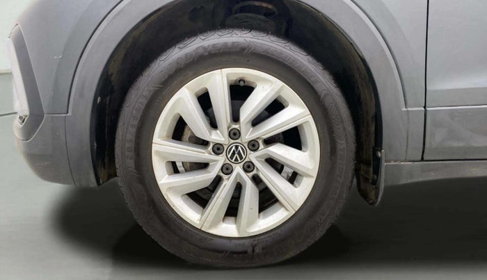 2022 Volkswagen TAIGUN HIGHLINE 1.0 TSI MT, Petrol, Manual, 7,639 km, Left Front Wheel