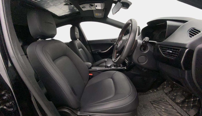 2023 Tata NEXON XZ PLUS SUNROOF DARK DIESEL, Diesel, Manual, 26,786 km, Right Side Front Door Cabin