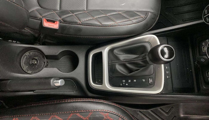 2021 Hyundai VENUE SX PLUS 1.0 TURBO DCT, Petrol, Automatic, 76,733 km, Gear Lever
