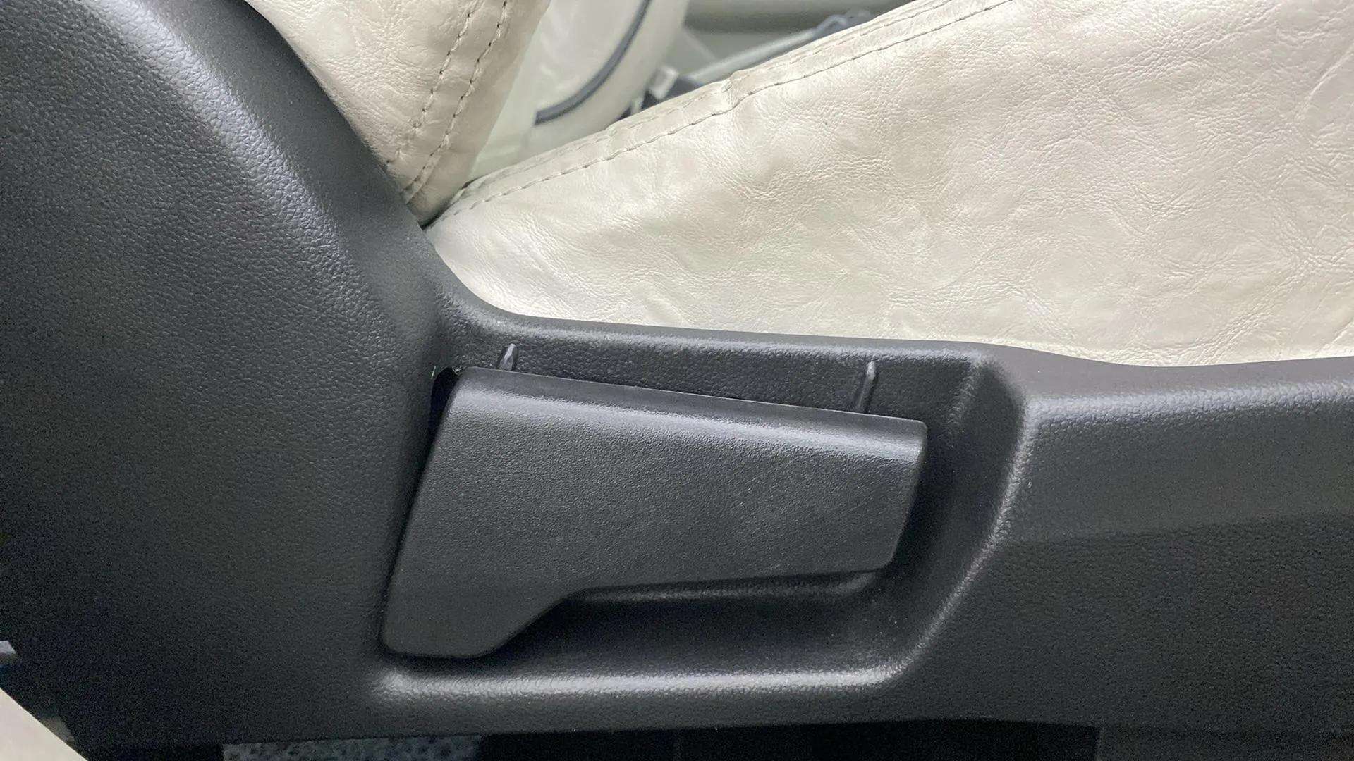 Driver-side-adjustment-panel-40