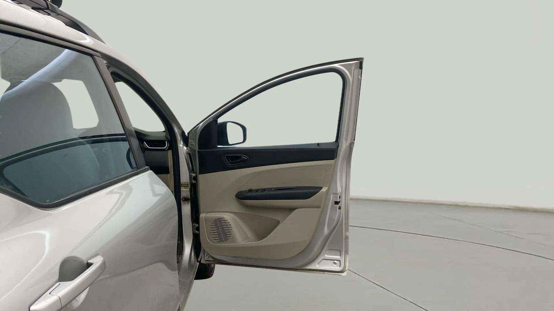 RHS-Front-Door-Open-32