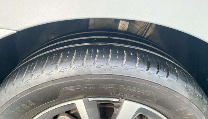 2022 Skoda SLAVIA STYLE 1.0L TSI MT, Petrol, Manual, 31,600 km, Left Front Tyre Tread