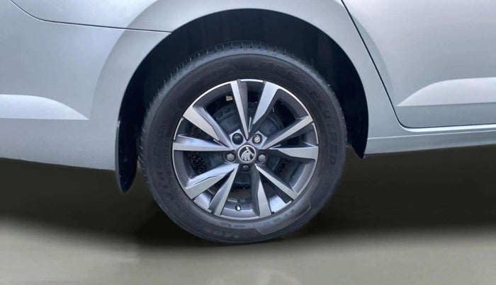 2022 Skoda SLAVIA STYLE 1.0L TSI MT, Petrol, Manual, 31,600 km, Right Rear Wheel